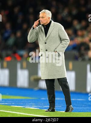 Der Roma-Manager Jose Mourino steht während des Halbfinales der UEFA Europa Conference League im ersten Beinspiel im King Power Stadium, Leicester, auf der Touchline. Bilddatum: Donnerstag, 28. April 2022. Stockfoto