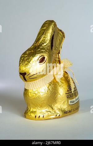 Der legendäre Lindt Goldhase ist ein weltweites Symbol für Ostern Stockfoto