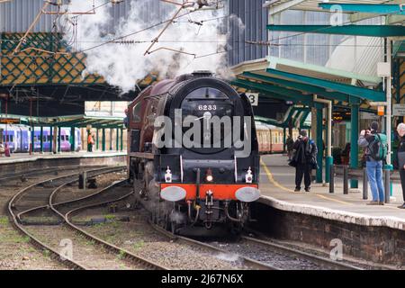 6233 Herzogin von Sutherland am Bahnhof Carlisle Stockfoto