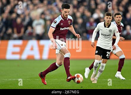 London, Großbritannien, 28.. April 2022. Declan Rig (West Ham) während des West Ham gegen Eintracht Frankfurt UEFA Europa Cup Halbfinale 1. Leg Match im London Stadium, Stratford.Quelle: Martin Dalton/Alamy Live News. Dieses Bild ist nur für REDAKTIONELLE ZWECKE bestimmt. Für jede andere Verwendung ist eine Lizenz von The Football DataCo erforderlich. Quelle: MARTIN DALTON/Alamy Live News Stockfoto