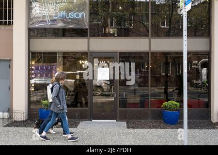 Seattle, USA. 28. April 2022. Yuki's Diffusion Salons am 4. Ave in Belltown. Stockfoto