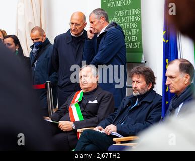 Venedig, Italien - 20. April: Der Minister für Kulturerbe und Aktivitäten Italiens Dario Franceschini und der Bürgermeister von Venedig, Luigi Brugnaro während Stockfoto