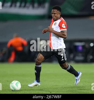 Rotterdam, Niederlande. 28. April 2022. ROTTERDAM, NIEDERLANDE - 28. APRIL: Luis Sinisterra von Feyenoord während des UEFA Europa Conference League-Spiels zwischen Feyenoord und Olympique Marseille in de Kuip am 28. April 2022 in Rotterdam, Niederlande (Foto von Herman Dingler/Orange Picics) Credit: Orange Pics BV/Alamy Live News Stockfoto