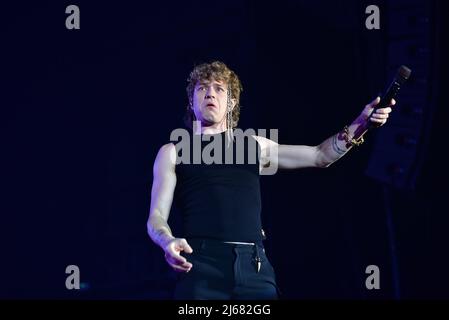 28. April 2022, Neapel, Italien: Irama, Bühnenname von Filippo Maria Fanti, ist ein italienischer Singer-Songwriter, der auf seiner Live-Tour 2022 im PalaPartenope in Neapel auftrat. (Bild: © Paola Visone/Pacific Press via ZUMA Press Wire) Stockfoto
