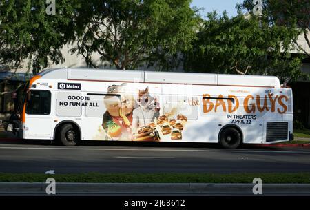 Los Angeles, Kalifornien, USA 27.. April 2022 Ein allgemeiner Blick auf die Atmosphäre des Bad Guys Bus am 27. April 2022 in Los Angeles, Kalifornien, USA. Foto von Barry King/Alamy Stockfoto Stockfoto