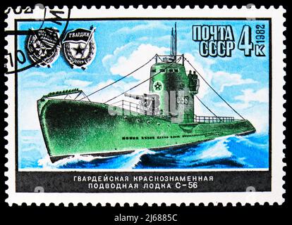 MOSKAU, RUSSLAND - 27. MÄRZ 2022: Die in der Sowjetunion gedruckte Briefmarke zeigt Submarine 'S-56', Serie der sowjetischen Marineflotte, um 1982 Stockfoto