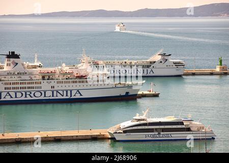 Die Stadt Split in Kroatien in der Region Dalmatien Blick in den Fährhafen Stockfoto