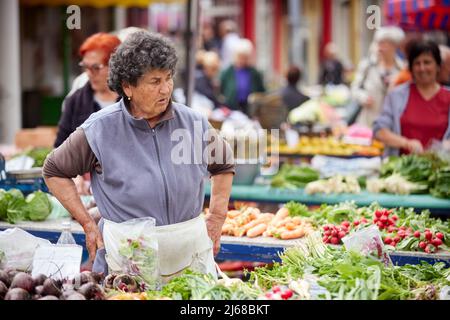Die Stadt Split in Kroatien in der Region Dalmatien, lokalen Marktplatz Green Market Verkauf von Obst und Bauern Produkte Stockfoto