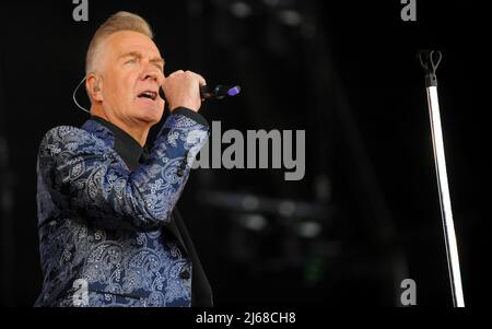 Martin Fry, der Sänger der 80s Band ABC, tritt beim Flashback Festival in Temple Newsom auf. Stockfoto