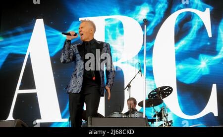 Martin Fry, der Sänger der 80s Band ABC, tritt beim Flashback Festival in Temple Newsom auf. Stockfoto