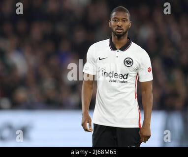 London, Großbritannien. 28.. April 2022. Almamy Touré von Eintracht Frankfurt während des Spiels der UEFA Europa League im Londoner Stadion. Bildnachweis sollte lauten: Paul Terry / Sportimage Kredit: Sportimage/Alamy Live News Stockfoto