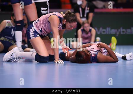 ANKARA, TÜRKEI - 18. DEZEMBER 2021: Imoco Volley Conegliano Spieler feiern den Sieg von Itambe Minas Halbfinale des FIVB Volleyball Frauenclubs Stockfoto