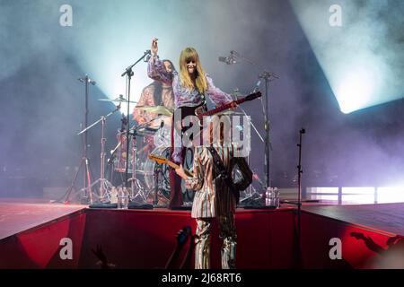 Arena di Verona, Verona, Italien, 28. April 2022, Victoria De Angelis - Maneskin während 2022 Maneskin live in der Arena di Verona - Musikkonzert Stockfoto