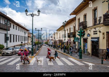 Bunte Straßen In Der Stadt Cusco, Provinz Cusco, Peru. Stockfoto