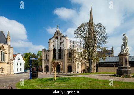 Frühlingsnachmittag in der Norwich Cathedral, Norfolk, England. Stockfoto