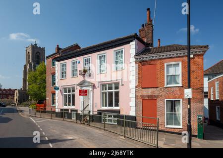 Frühlingsnachmittag im Stadtzentrum von Norwich, England. Stockfoto