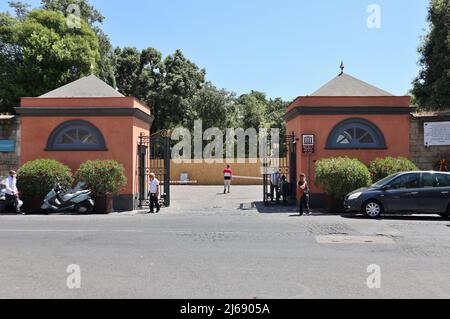 Napoli - Porta Piccola del Real Bosco di Capodimonte Stockfoto