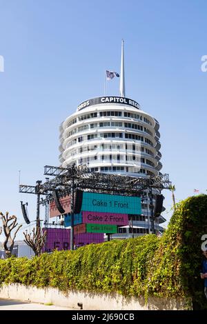 Capitol Records Building Tower, 1750 Vine St, , Los Angeles, Kalifornien, USA. Entworfen von Louis Naidorf und gebaut 1955 1956. Historisches WAHRZEICHEN VON LA. Stockfoto