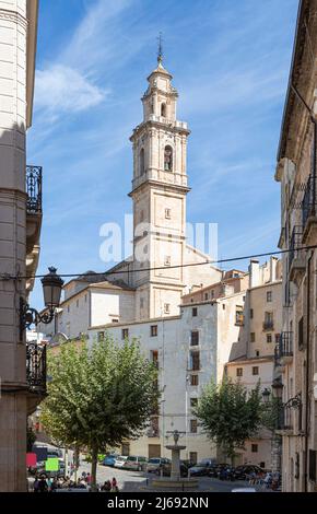 Schöner Platz in der Stadt Bocairent, in der Provinz Valencia, Autonome Gemeinschaft Valencia, Spanien Stockfoto