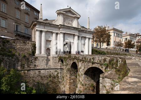 Tor von San Giacomo, Bergamo, Lombardei (Lombardei), Italien Stockfoto