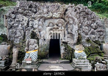 Elephant Cave Temple im Sacred Monkey Forest Sanctuary, Ubud, Bali, Indonesien, Südostasien Stockfoto