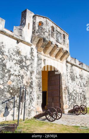 Puerto del Tierra, befestigte Kolonialmauer, Altstadt, UNESCO-Weltkulturerbe, San Francisco de Campeche, Bundesstaat Campeche, Mexiko Stockfoto