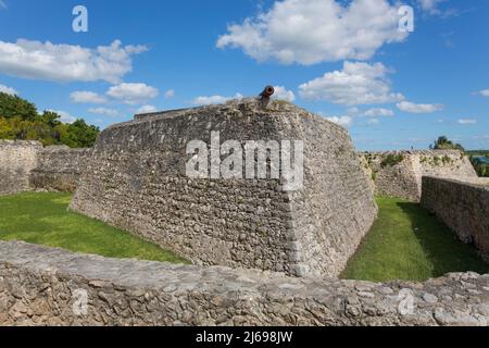 Colonial Cannon, Fort de San Alpane, gegründet 1725, Bacalar, Quintana Roo, Mexiko Stockfoto