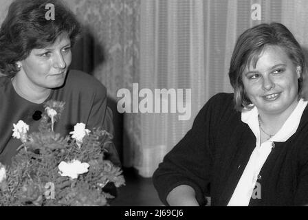 Prinzessin Margareta von Rumänien & Prinzessin Sophie von Rumänien in Bukarest, 1990 Stockfoto