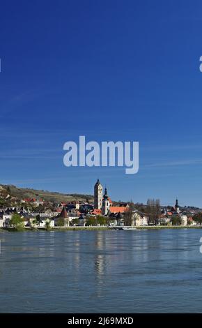 Panoramablick auf Krems und die Donau in der Wachau, Niederösterreich Stockfoto