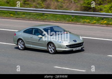 2006 Gold Peugeot 407 Coupe HDI GT 2720cc 6-Gang Automatik Stockfoto