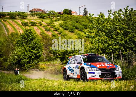 Charbonnieres-les-Bains, Frankreich. 29. April 2022. 10 ROUILLARD Patrick, ZAZURCA Guilhem, Skoda fabia, Aktion während der Rallye Rhône Charbonnières 2022, 2. Runde des Championnat de France des Rallye 2022, vom 28. Bis 30. April in Charbonnières-les-Bains, Frankreich - Foto Bastien Roux / DPPI Credit: DPPI Media/Alamy Live News Stockfoto