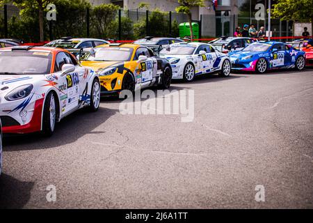 Charbonnieres-les-Bains, Frankreich. 29. April 2022. Alpine A110 auf dem Rebuildspark während der Rallye Rhône Charbonnières 2022, 2. Runde des Championnat de France des Rallye 2022, vom 28. Bis 30. April in Charbonnières-les-Bains, Frankreich - Foto Bastien Roux / DPPI Credit: DPPI Media/Alamy Live News Stockfoto