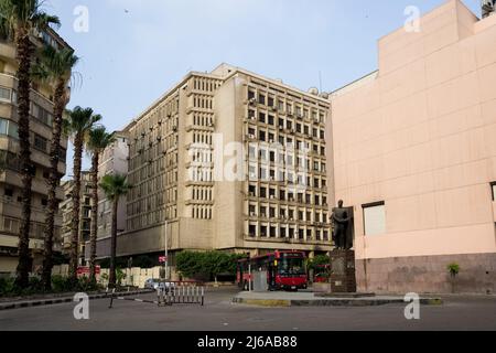 Die Stadtlandschaft des Simon Bolivar Platzes liegt nur wenige Meter vom El Tahrir Platz in der Innenstadt von Kairo entfernt Stockfoto