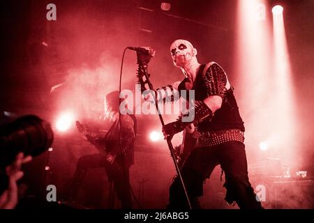 Oslo, Norwegen. 15., April 2022. Die norwegische Black Metal Band Gorgoroth spielt ein Live-Konzert im Rockefeller während des norwegischen Metal Festivals Inferno Metal Festival 2022 in Oslo. Hier ist Sänger Atterigner live auf der Bühne zu sehen. (Foto: Gonzales Photo - Terje Dokken). Stockfoto