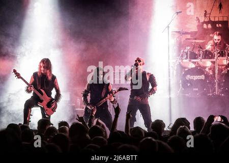 Oslo, Norwegen. 15., April 2022. Die norwegische Black Metal Band Gorgoroth spielt ein Live-Konzert im Rockefeller während des norwegischen Metal Festivals Inferno Metal Festival 2022 in Oslo. Hier ist Sänger Atterigner live auf der Bühne zu sehen. (Foto: Gonzales Photo - Terje Dokken). Stockfoto