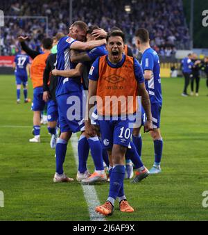 Deutschland. 29. Apr, 2022. firo : 29.. April 2022, Fuvuball, 2. Bundesliga, Saison 2021/2022, SV Sandhausen - FC Schalke 04 1: 2 Jubilation ZALAZAR, Schalke Credit: dpa picture Alliance/Alamy Live News Stockfoto