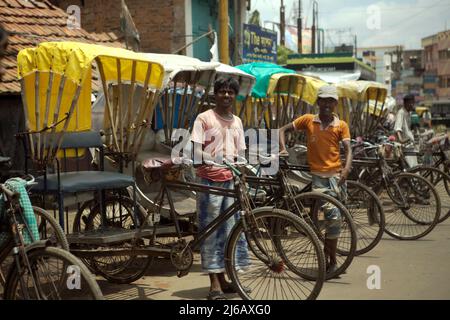 Pedicab-Fahrer (Pedal Rikscha) in Tamluk, Purba Medinipur, Westbengalen, Indien. Stockfoto