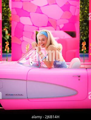 VERÖFFENTLICHUNGSDATUM: 21 Juli 2023. TITEL: Barbie. STUDIO: Mattel Films. REGIE: Greta Gerwig. HANDLUNG: Barbie lebt in Barbie Land und dann passiert eine Geschichte. HAUPTROLLE: MARGOT ROBBIE als Barbie. (Kreditbild: © Mattel Films/Entertainment Picturs) Stockfoto