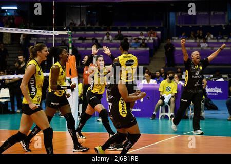 DF - Belo Horizonte - 04/29/2022 - FINALE DER S-SUPERLIGA DER FRAUEN 2021/2022, MINAS X PRAIA CLUBE - die Spielerin des Praia Clube, Tainara, feiert einen Punkt während eines Spiels gegen Minas Volei am Nilson Nelson Gymnasium für die Superliga der Frauen 2021/2022. Foto: Mateus Bonomi/AGIF/Sipa USA Stockfoto