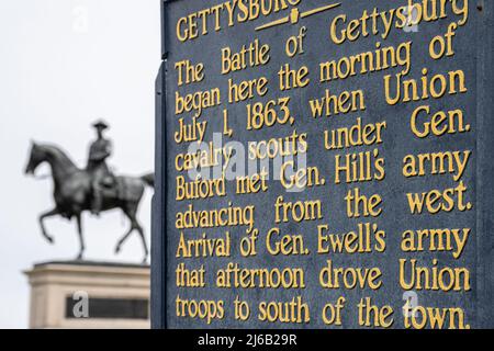 Gettysburg Schlacht historische Markierung mit Statue von Major General John Fulton Reynolds im Gettysburg National Military Park in Pennsylvania. (USA) Stockfoto