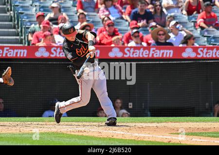 24. April 2022: Baltimore Orioles verließ den Feldspieler Austin Hays (21) während eines MLB-Baseballspiels zwischen den Baltimore Orioles und den Los Angeles Angels im Angel Stadium in Anaheim, Kalifornien. Justin Fine/CSM Stockfoto