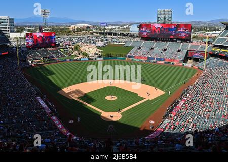 24. April 2022: Eine hochstufige Ansicht während eines MLB-Baseballspiels zwischen den Baltimore Orioles und den Los Angeles Angels im Angel Stadium in Anaheim, Kalifornien. Justin Fine/CSM Stockfoto