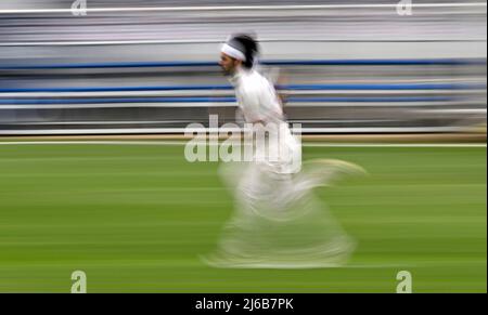 Chelmsford. Vereinigtes Königreich. 28. April 2022. Essex V Northamptonshire. Das Gelände Von Cloud County. Chelmsford. Bewegungsunschärfe-Foto von Shane Snater (Essex) am 1. Tag des Spiels der Assex V Northamptonshire LV= Insurance County Championship. Stockfoto