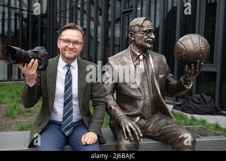 2022-04-22. 100 Jahre litauischer Basketball. Feier in Kaunas. Denkmal für James Naismith. Stockfoto