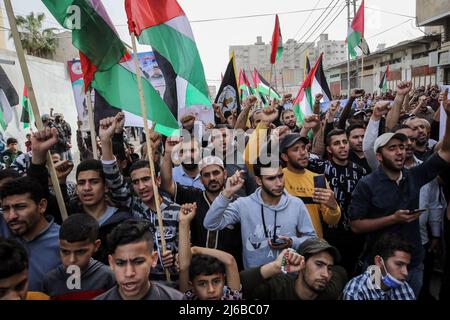 Gaza, Palästina. 29. April 2022. 29. April 2022, Gaza-Stadt, Gazastreifen, Palästina: Gaza, Palästina. 29. April 2022. Am letzten Freitag des Ramadan findet in Gaza-Stadt eine Massendemonstration zum Internationalen Jerusalem-Tag statt. Die Veranstaltung wurde von der palästinensischen islamischen Jihad Bewegung organisiert, mit Senior Islamic Jihad Führer, Khaled-Al Battash, die Wiederbehauptung der Palestiniansâ €™ Entschlossenheit, ihren Kampf gegen die israelische Besatzung und zur Verteidigung Jerusalem inmitten Israelâ €™s Bemühungen um Judaize die Stadt (Bild: © Yousef Mohammed / IMAGESLIVE via ZUMA Press Wire) Kredit: ZUMA Press, Stockfoto