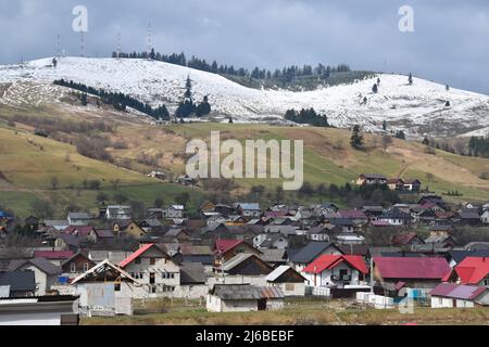 Gura Humorului, eine Stadt in Bucovina, Rumänien: Landschaft Stockfoto