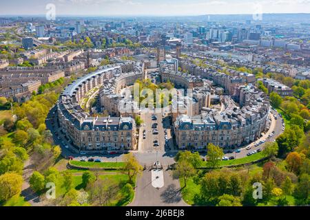 Luftaufnahme von Wohnhäusern im Park Circus und auf der Park Terrace in Glasgow, Schottland, Großbritannien Stockfoto