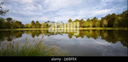 Etang de Massy au printemps (Gaillères, Sud-ouest Frankreich) Stockfoto