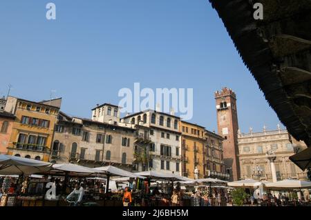 Verona, Italien 14/10/2005: Marktplatz auf der piazza delle Erbe. © Andrea Sabbadini Stockfoto