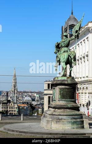 Königsplatz - Statue von Godefroid de Bouillon erster Anführer des Kreuzzuges | Place royale Statue de Godefroid de Bouillon qui a Conduit la Premiere cr Stockfoto